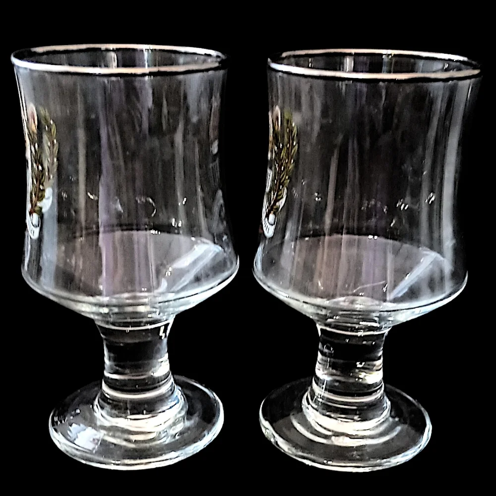 2 Queen Elizabeth II Silver Jubilee Coupe Glasses Wine‎ Cordial Souvenir Goblet
